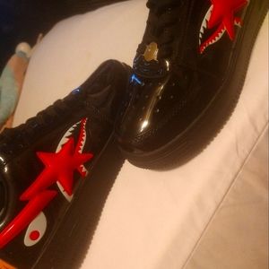 Red and black bapesta